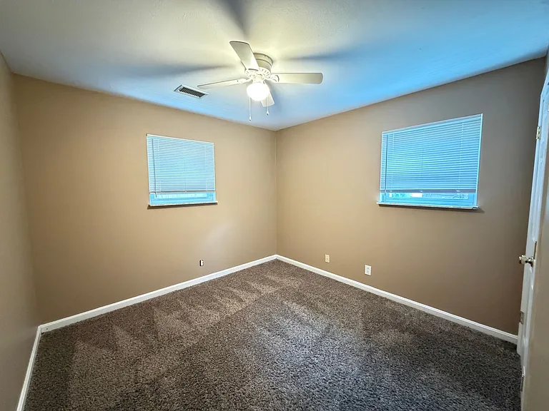 2906 Noe Ct — Photo 11