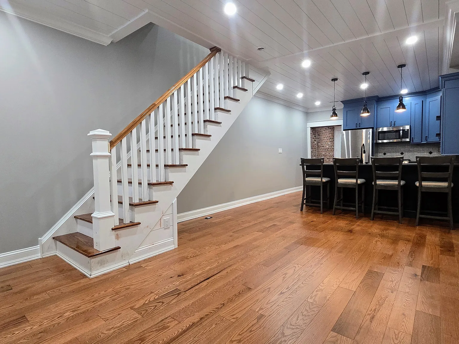 2 bed, 1.5 bath, 1100 sqft, $2,695 — Photo 2