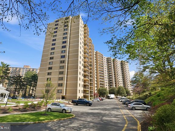 4th image of 309 Yoakum Pkwy APT 603