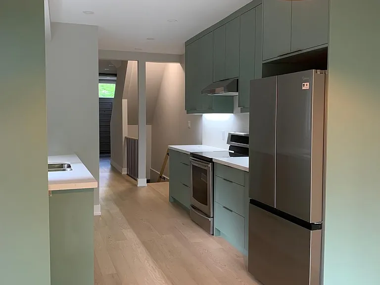 227 Logan Ave — Photo 5