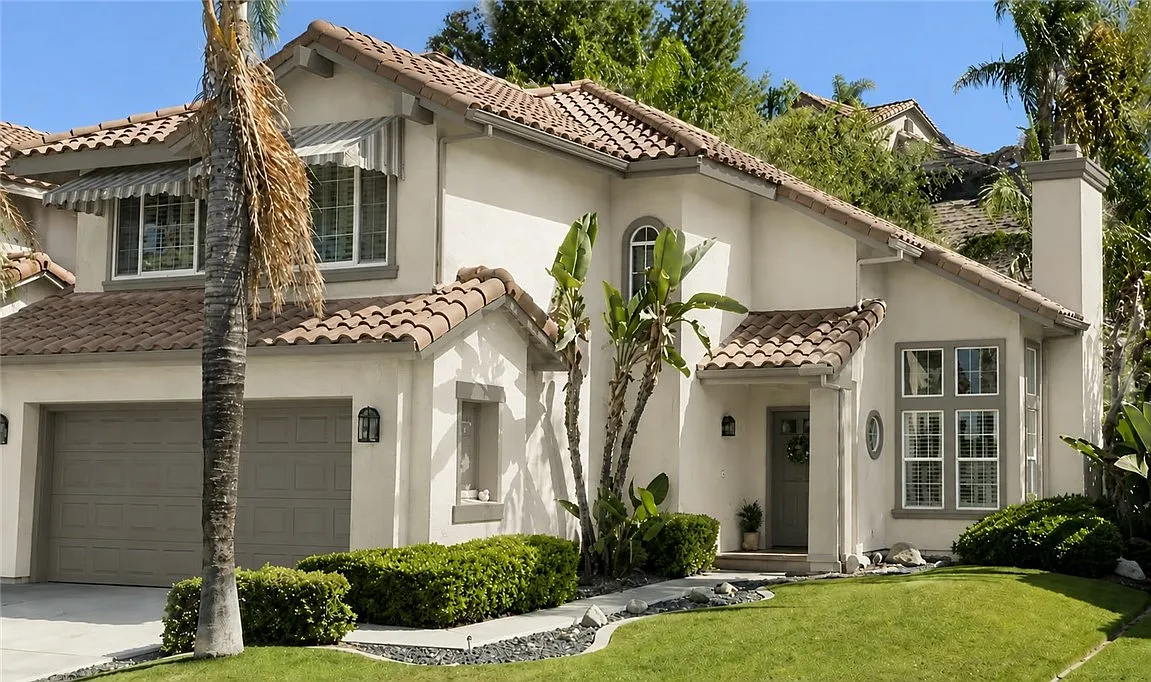 3 bed, 2.5 bath, 1293 sqft, $4,750 — Photo 1