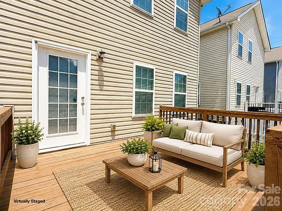 5th image of 115 High Bluff Cir