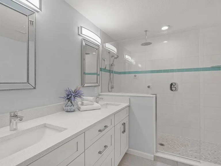 2710 Silver King Way — Photo 17