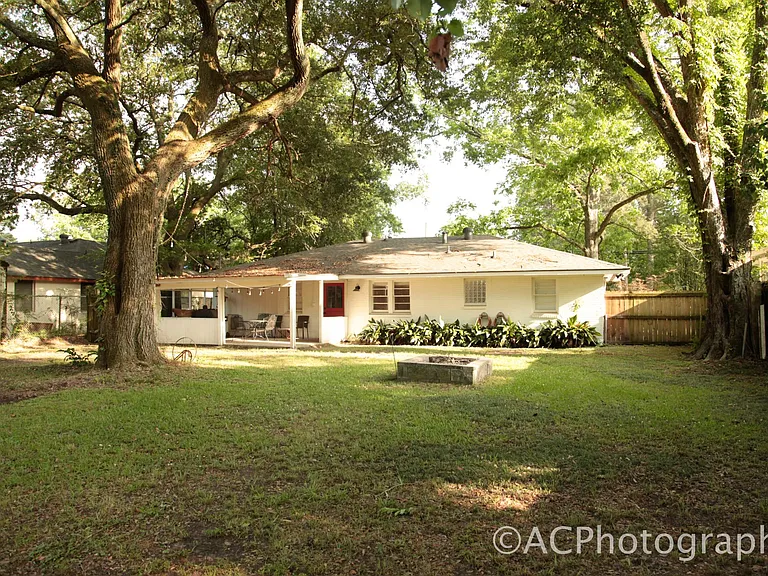 6051 Government St — Photo 2