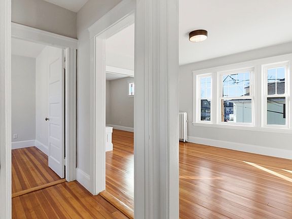 5th image of 113-115 Minot St #2