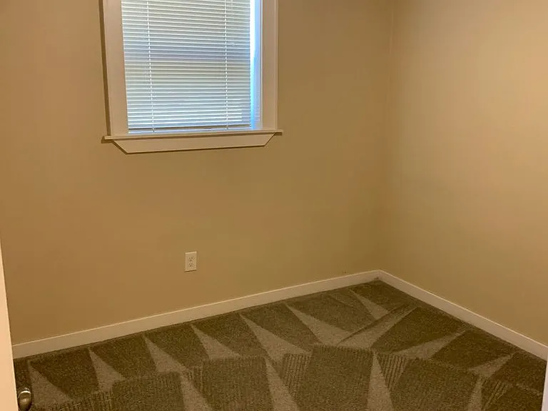 Avondale Apartments — Photo 94