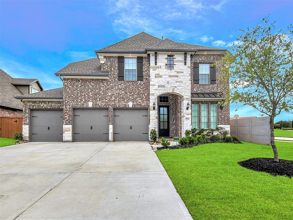 1st image of 2725 La Spezia Ln