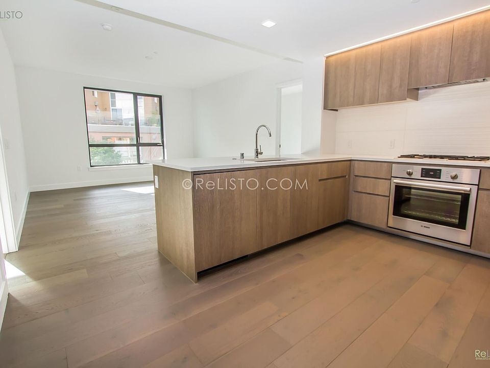 1st image of 1300 22nd St APT 318
