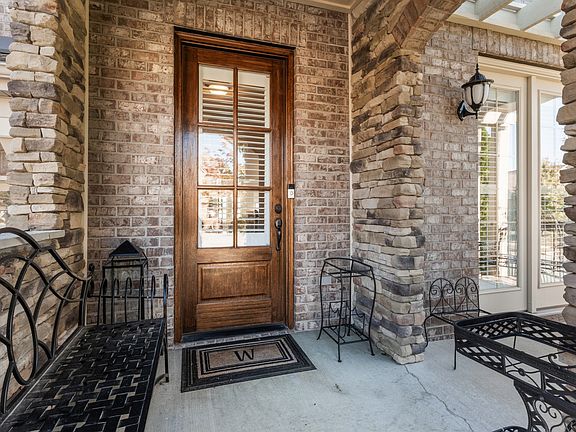 3rd image of 687 Fall Creek Cir