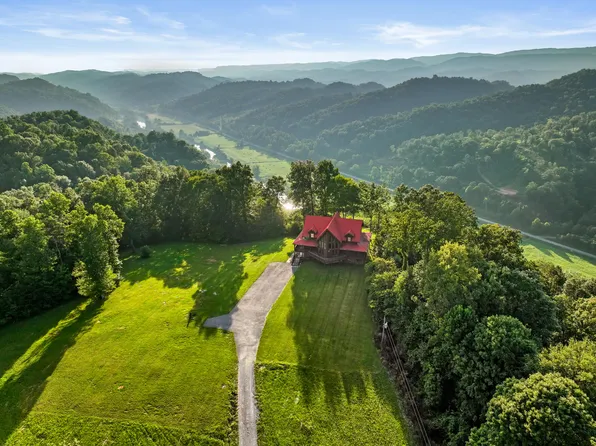 556 Riverbluff Dr, Sneedville, TN 37869