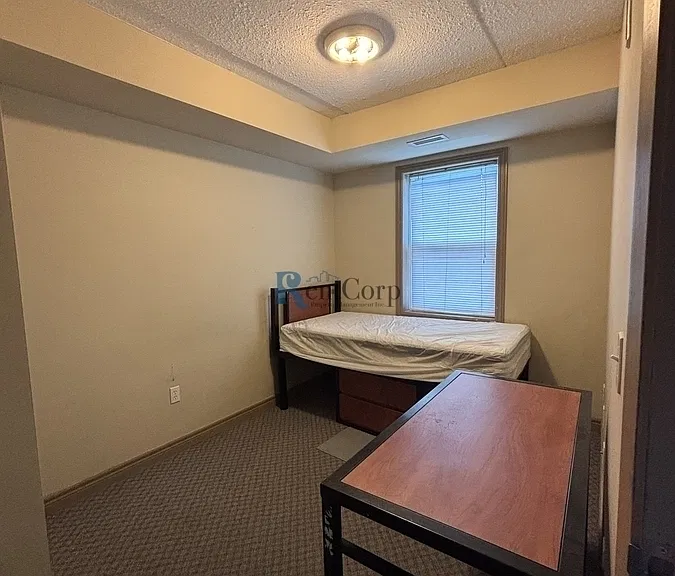 202 Lester St #5 — Photo 1