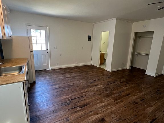 4th image of 6739 Osler St