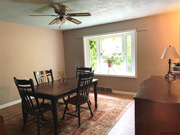 3rd image of 31 Buell Ave