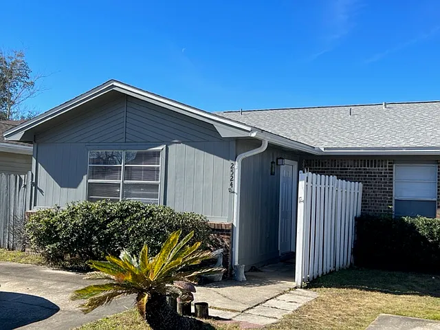 2533 Johnson Dr — Photo 5