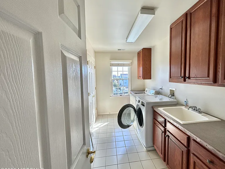 206 Pointe Dr — Photo 15