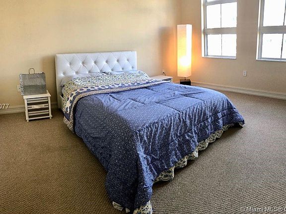 5th image of 3001 NE 185th St APT 605