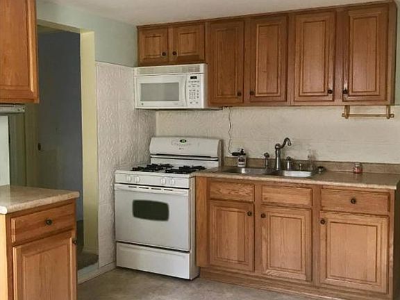 2nd image of 2596 4th Ave E