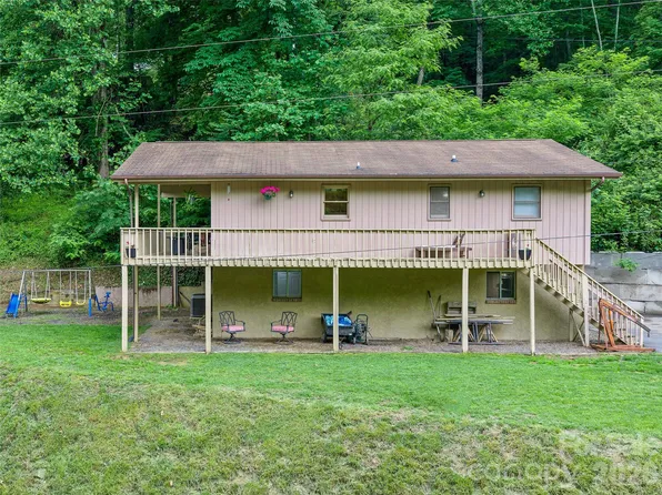 839 McKinney Rd, Burnsville, NC 28714
