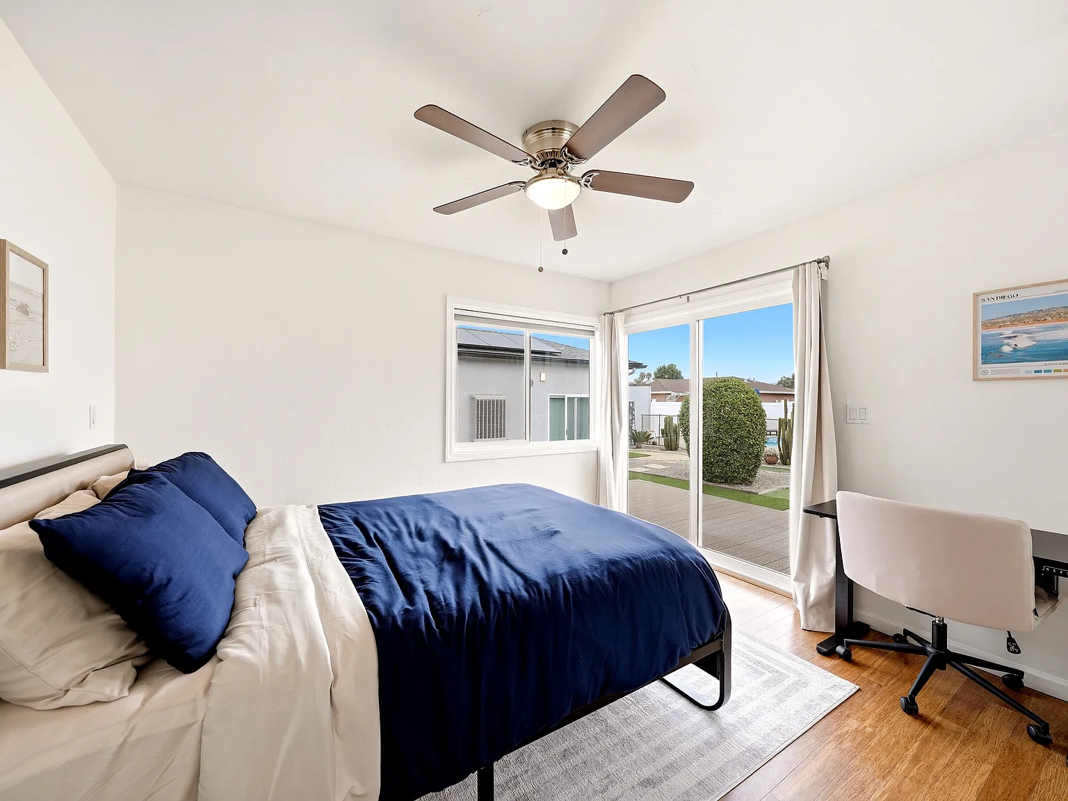 2 bed, 700 sqft, $4,350 — Photo 1