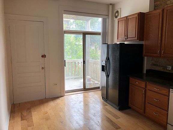 3rd image of 1538 N Wells St #3