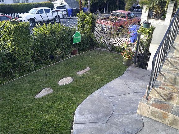 Garden area in front of apt