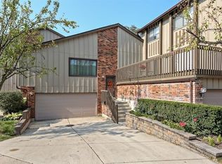 64 Portwine Rd, Willowbrook, IL 60527