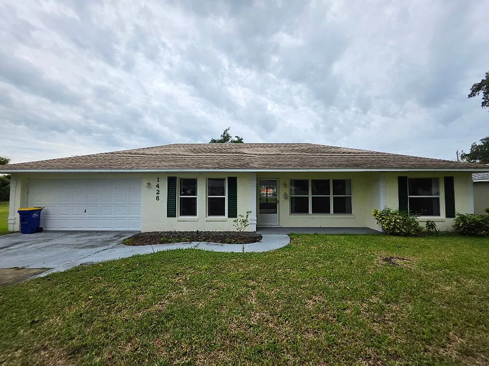 1426 Queen Palm Dr