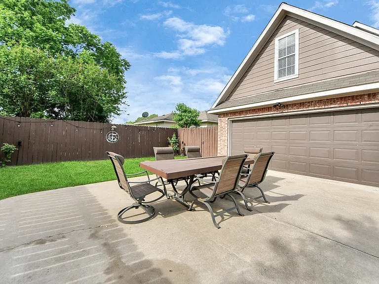 1603 Dove Run — Photo 38