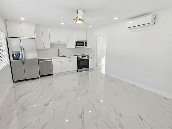 4th image of 4625 Wendell St #1