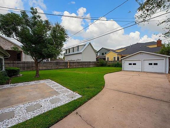 2nd image of 1822 W 14th 1/2 St
