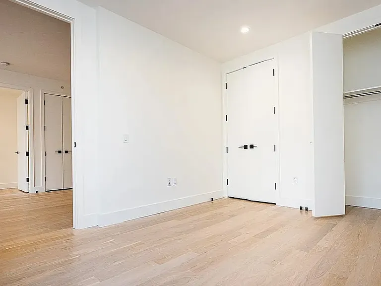 260 Gold St #1008 — Photo 13