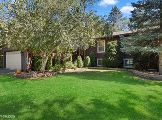 28855 N Garland Rd, Wauconda, IL 60084