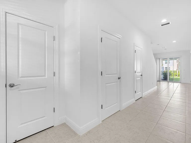 540 Sanderling Cir — Photo 21