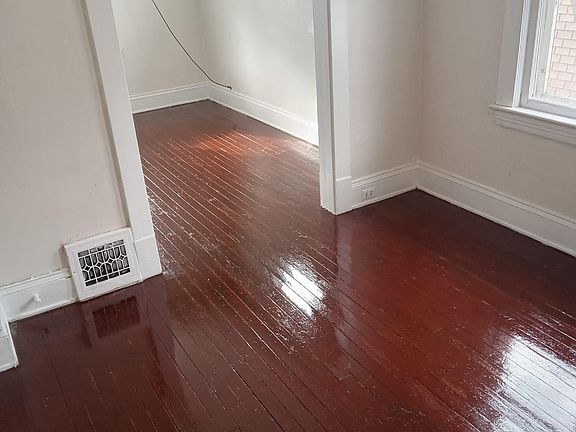 3rd image of 10305 Elwell Ave #2