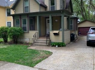 220 N Lincoln St, Batavia, IL