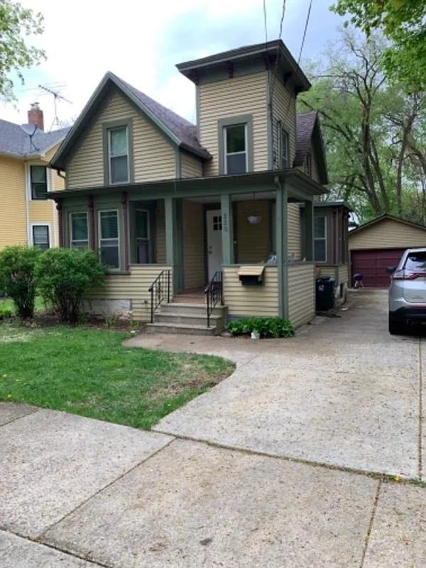 220 N Lincoln St photo 1