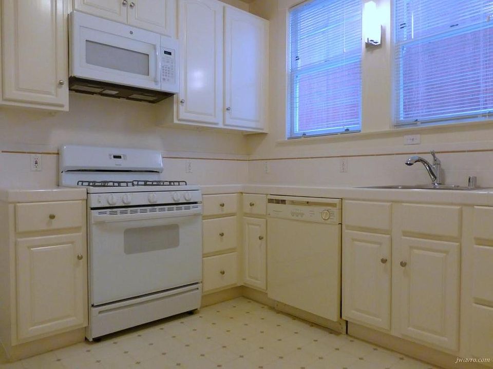 1st image of 2255 Lake St APT 2