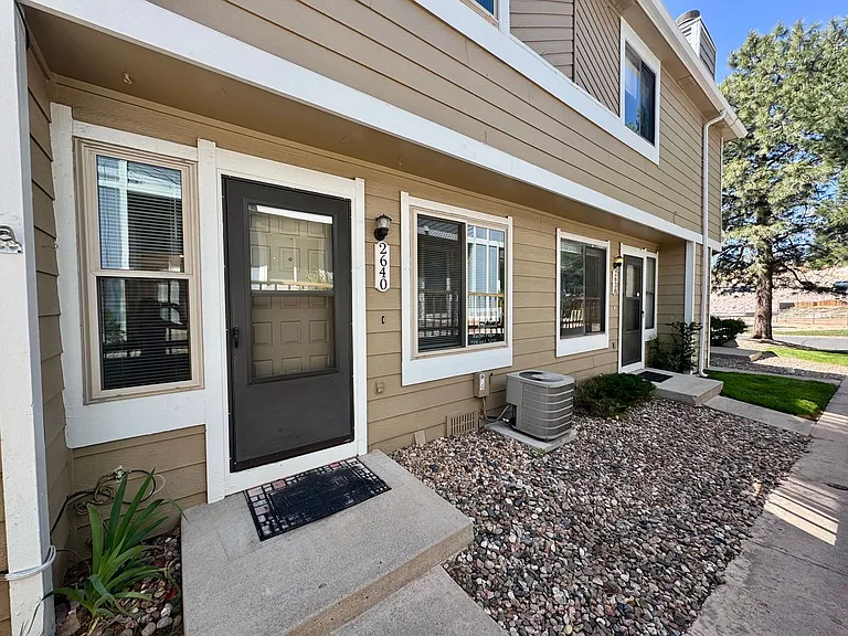 2640 Hearthwood Ln — Photo 1