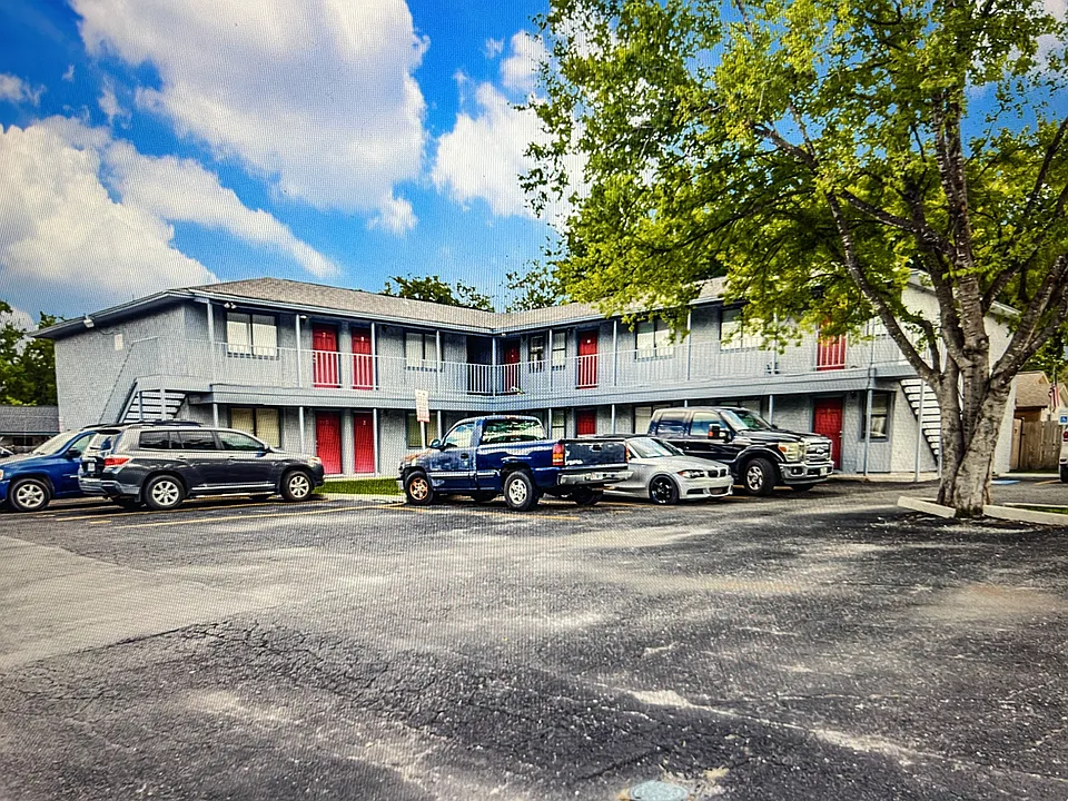 500 Burton Ave #10