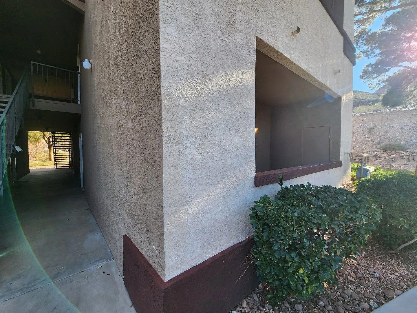 Fantastic, well maintained 2 bedroom condo. — Photo 3