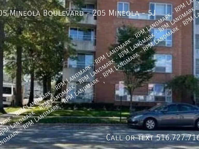 205 Mineola Blvd #5J — Photo 12