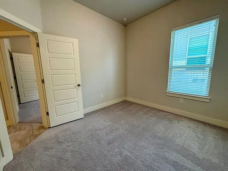 12008 Reindeer Dr — Photo 29