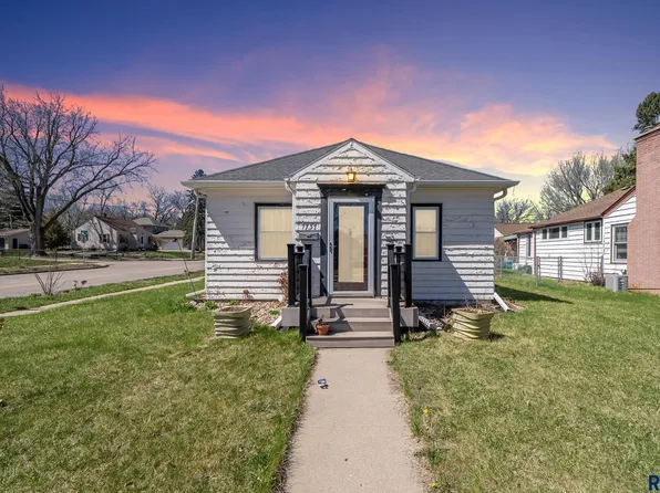1737 S 7th Ave, Sioux Falls, SD 57105