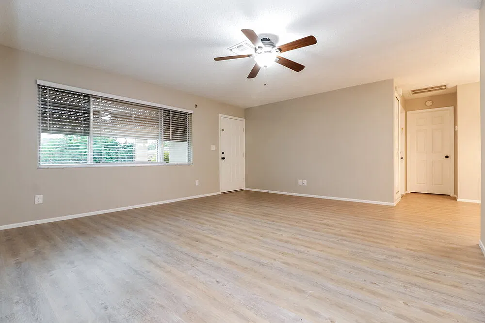 3 bed, 2.0 bath, 1184 sqft, $1,795 — Photo 4
