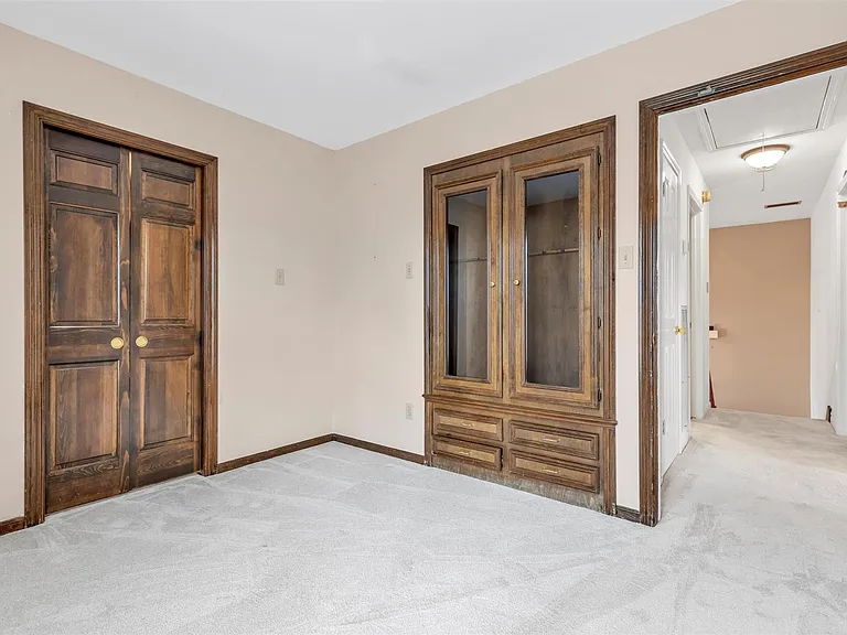 1127 Barkston Dr — Photo 34
