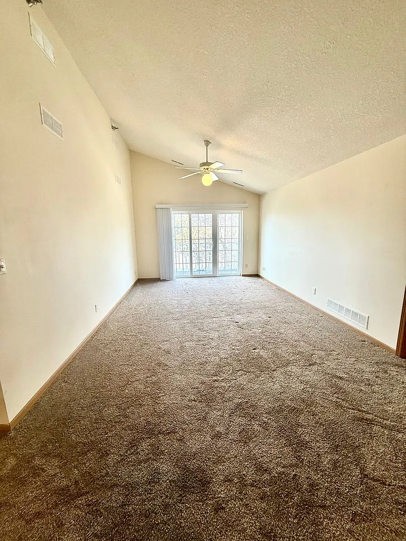 227 Crystal St — Photo 4