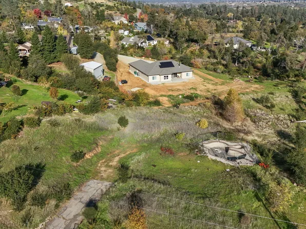 10141 Sandy Ln, Redding, CA 96001