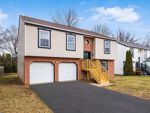 3rd image of 1834 Saint Lawrence Dr
