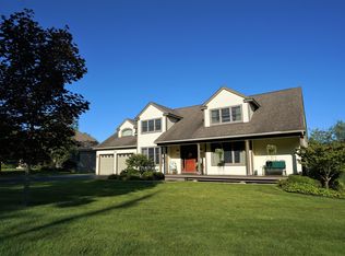 29 Meadow Ridge Dr, Pittsfield, MA 01201