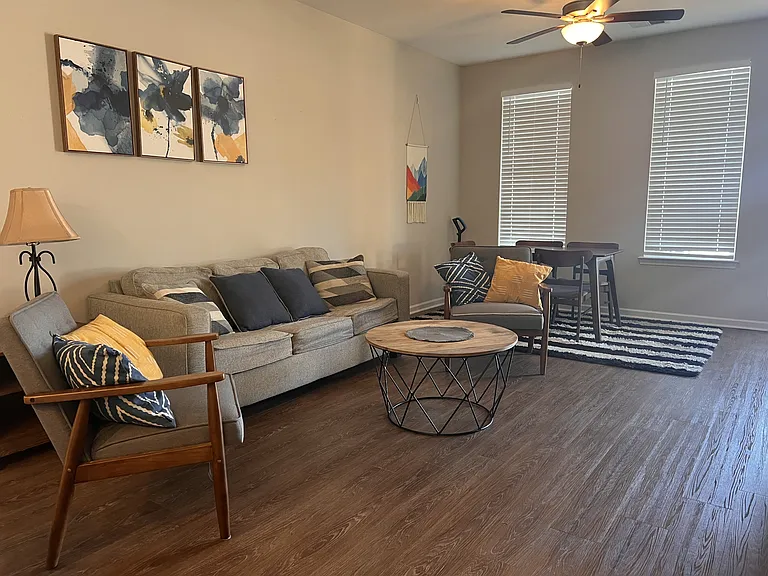 3453 Bristol Ln — Photo 7